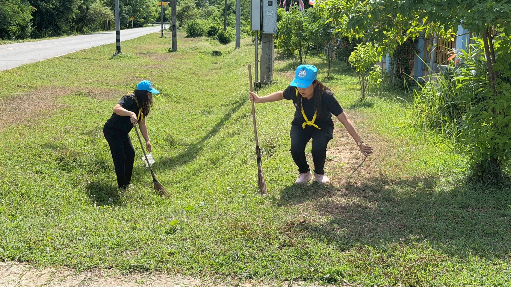 title - ส.ป.ก.แพร่ จัดกิจกรรมจิตอาสาบำเพ็ญสาธารณประโยชน์ และบำเพ็ญสาธารณกุศลเฉลิมพระเกียรติเนื่องในโอกาส พระราชพิธีมหามงคลเฉลิมพระชนมพรรษา ๔ รอบ  สมเด็จพระนางเจ้าฯ พระบรมราชินี 